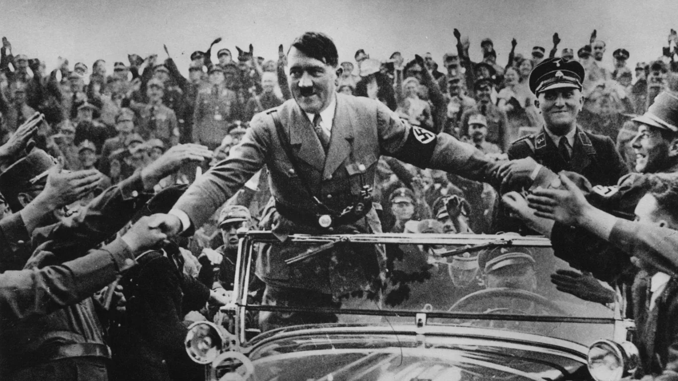 Hitler's Manipulative Networks